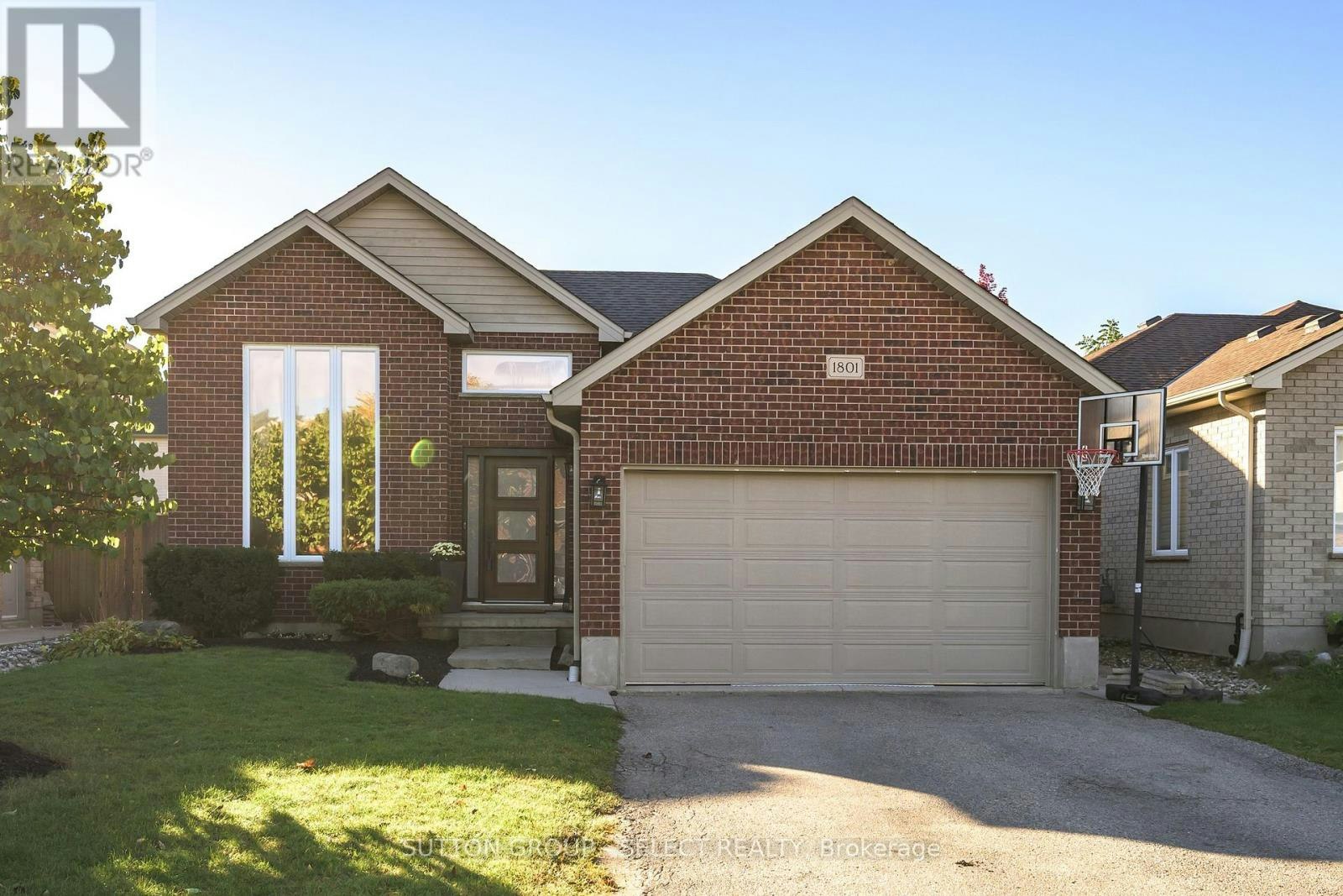 1801 Seymour Crescent, London, ON, N6G 5N4