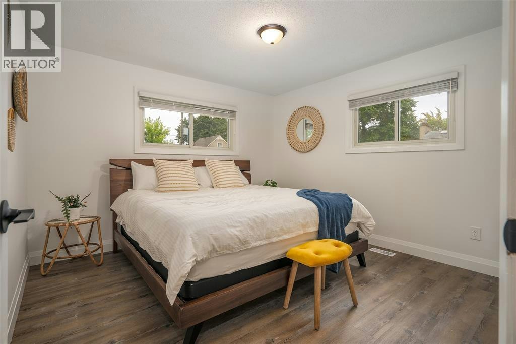 32 Louisa Street, Point Edward, ON, N7V 1W1 - 14