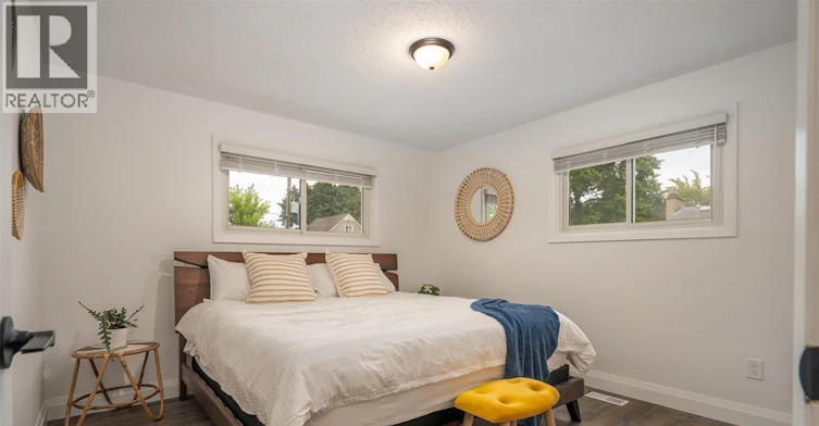 32 Louisa Street, Point Edward, ON, N7V 1W1 - 14