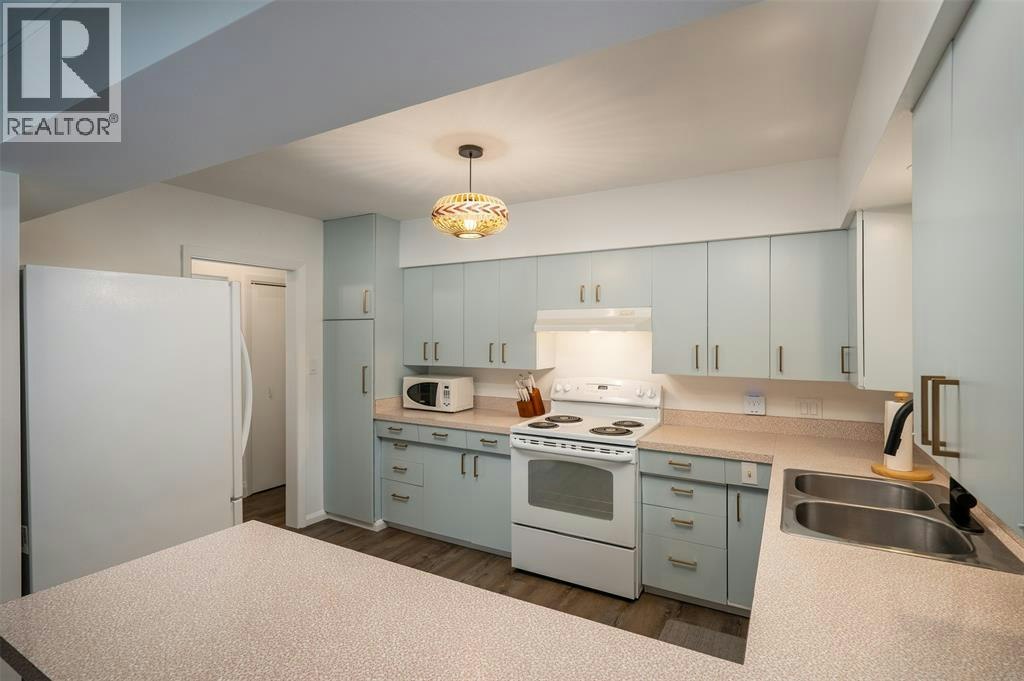 32 Louisa Street, Point Edward, ON, N7V 1W1 - 9