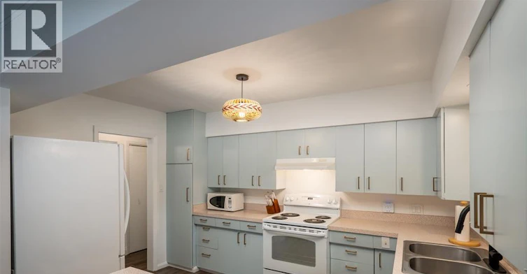 32 Louisa Street, Point Edward, ON, N7V 1W1 - 9