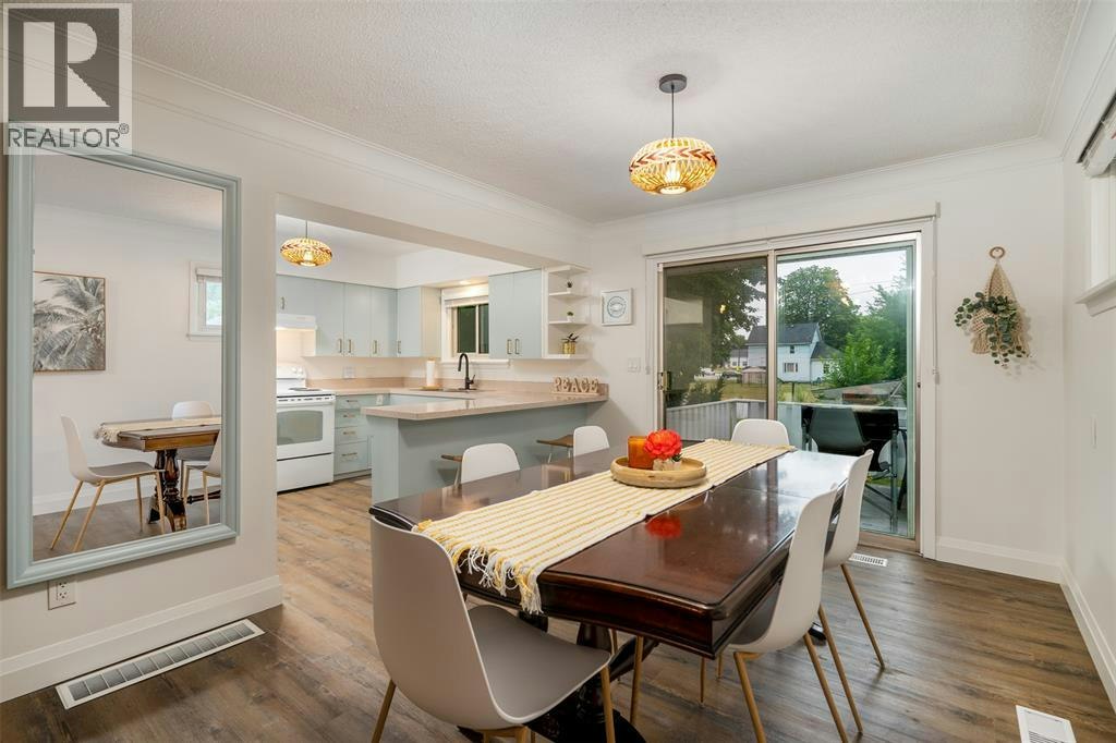 32 Louisa Street, Point Edward, ON, N7V 1W1 - 8