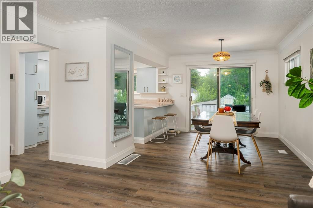 32 Louisa Street, Point Edward, ON, N7V 1W1 - 7