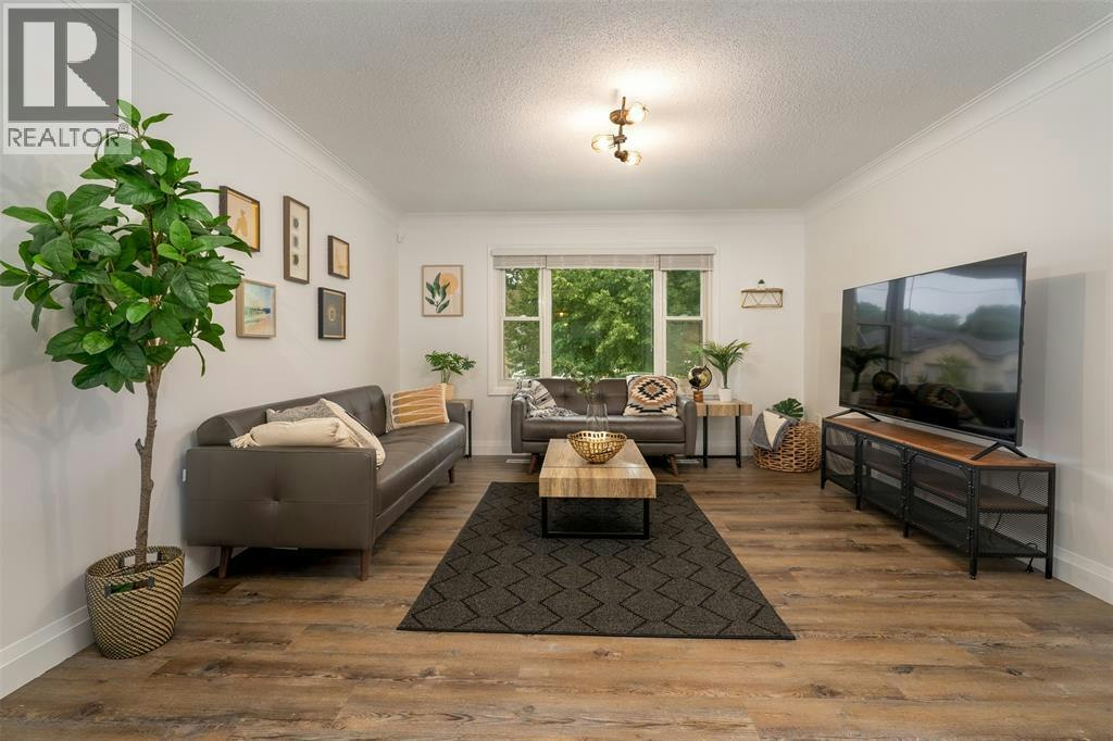 32 Louisa Street, Point Edward, ON, N7V 1W1 - 6