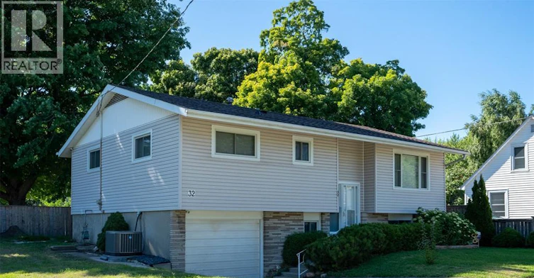 32 Louisa Street, Point Edward, ON, N7V 1W1 - 3