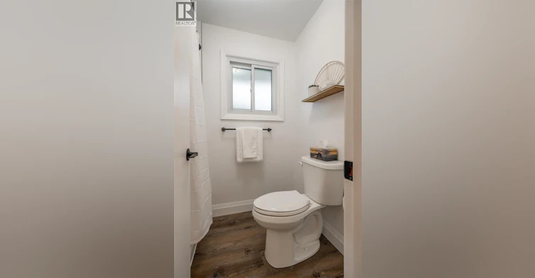 32 Louisa Street, Point Edward, ON, N7V 1W1 - 16