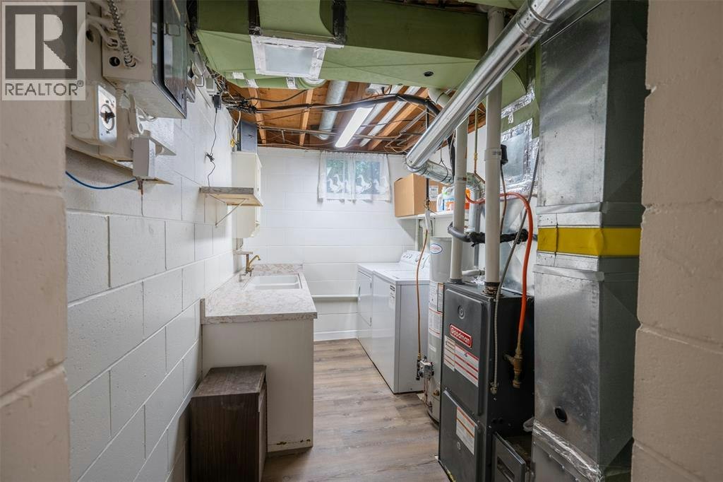 32 Louisa Street, Point Edward, ON, N7V 1W1 - 21