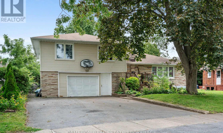 16 Kent Crescent