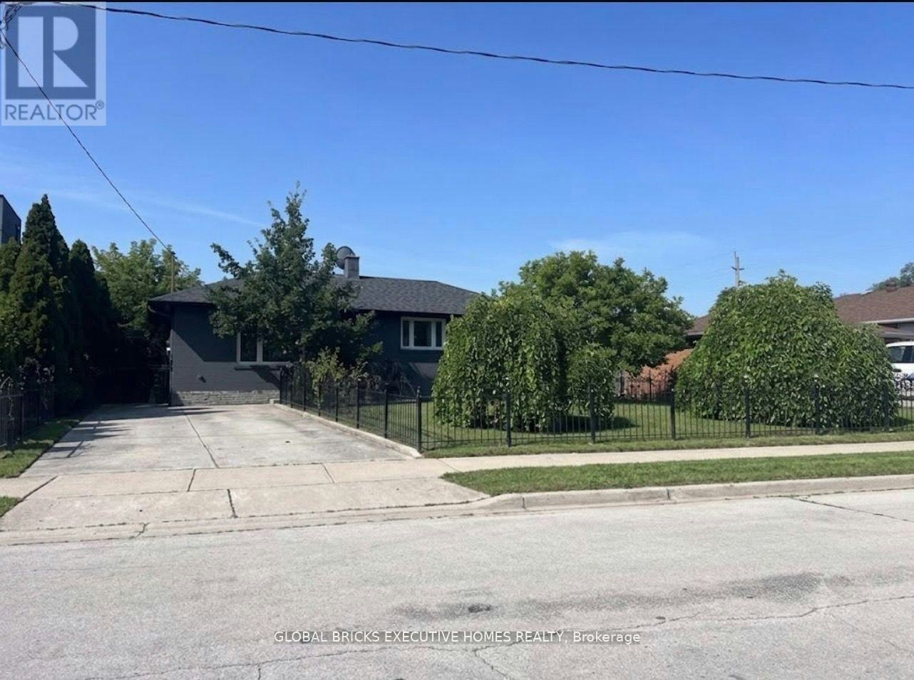 384 Ashbury Road, Oakville, ON, L6K 2M7