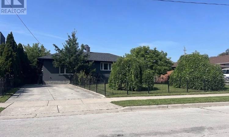 384 Ashbury Road