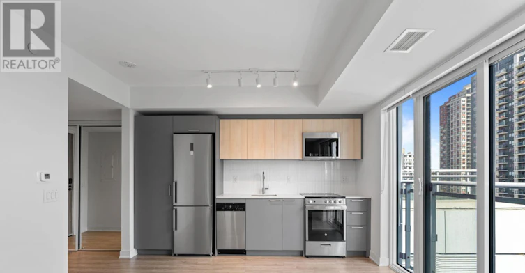 517-299 Campbell Avenue, Toronto, ON, M6P 3V7 - 3