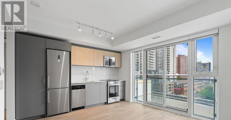 517-299 Campbell Avenue, Toronto, ON, M6P 3V7