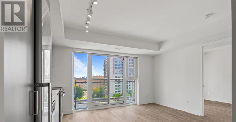 517-299 Campbell Avenue, Toronto, ON, M6P 3V7 - 2