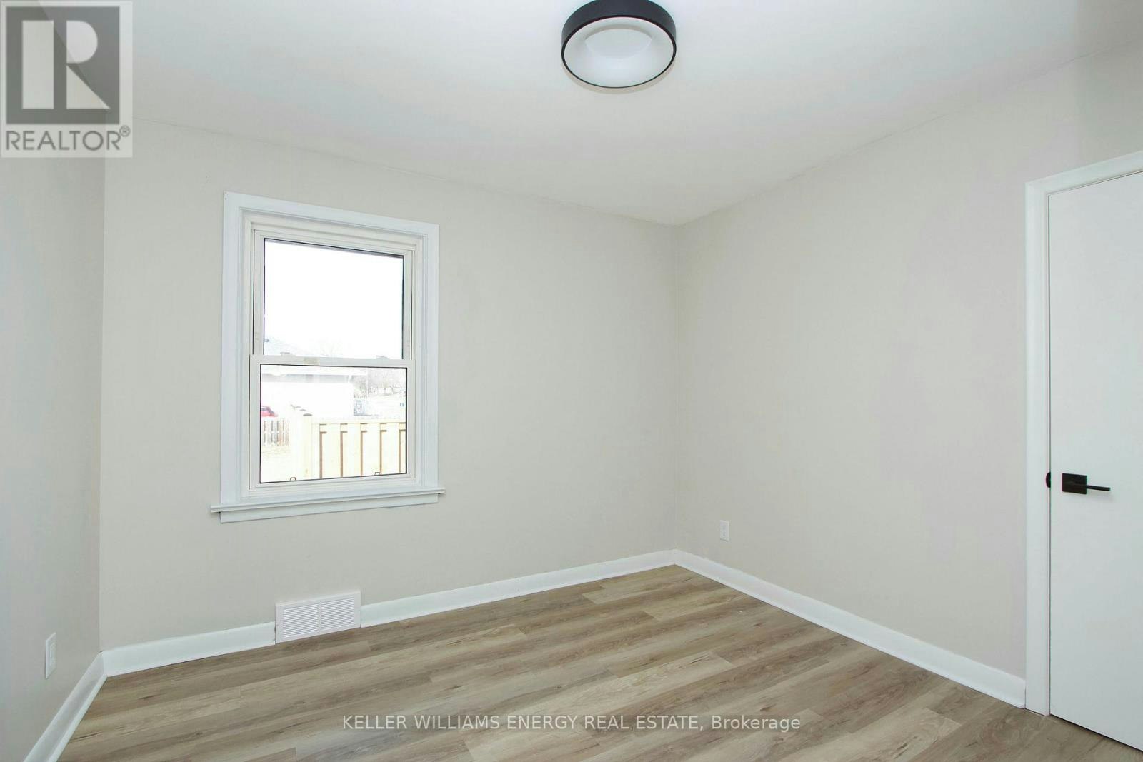 MAIN-574 Olive Avenue, Oshawa, ON, L1H 2R3 - 12