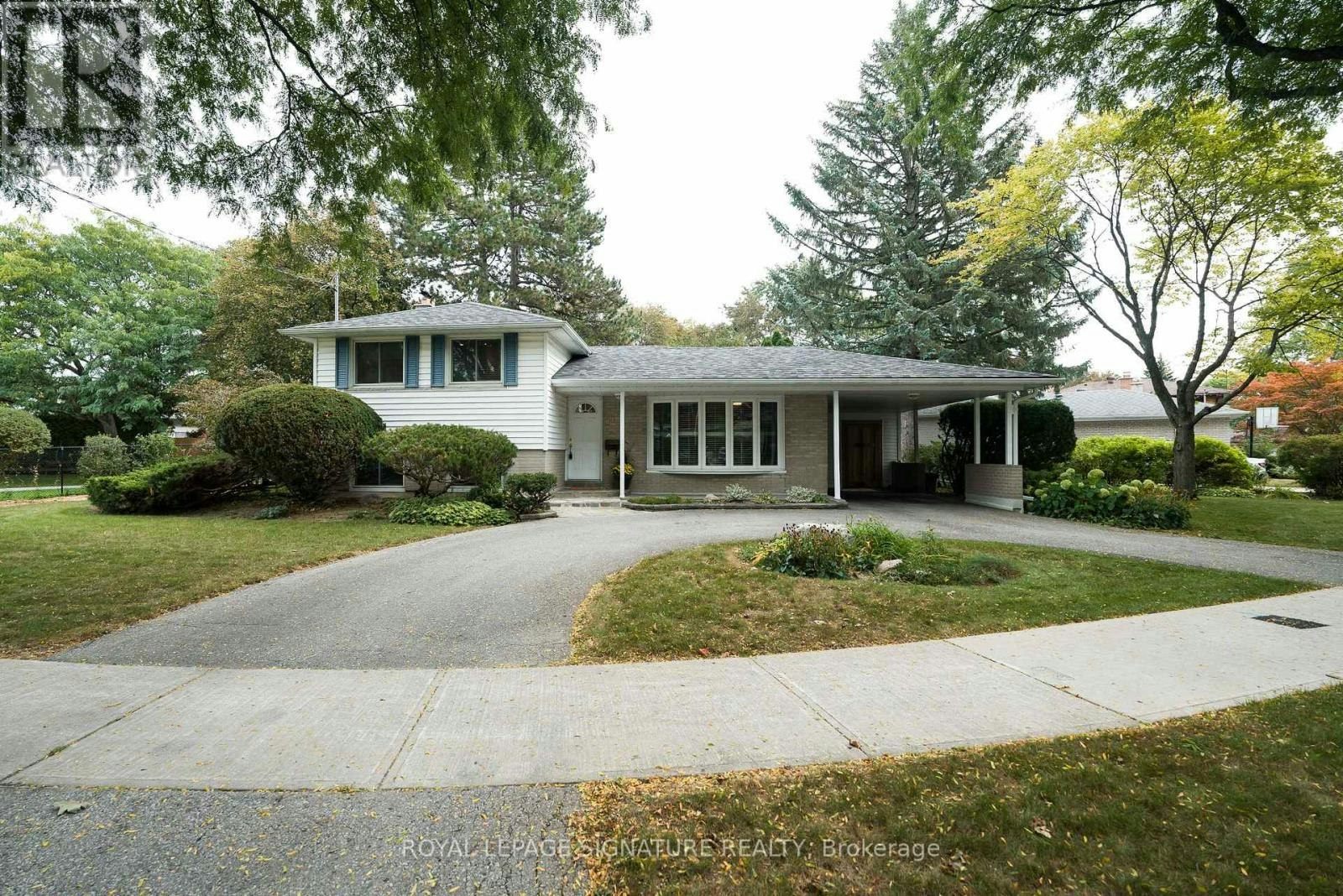 11 Bellbury Crescent, Toronto, ON, M2J 2J6