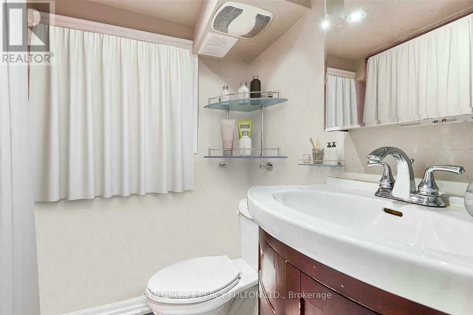 LOWER-10 Muriel Avenue, Toronto, ON, M4J 2X9 - 3
