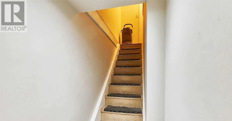 LOWER-10 Muriel Avenue, Toronto, ON, M4J 2X9 - 2