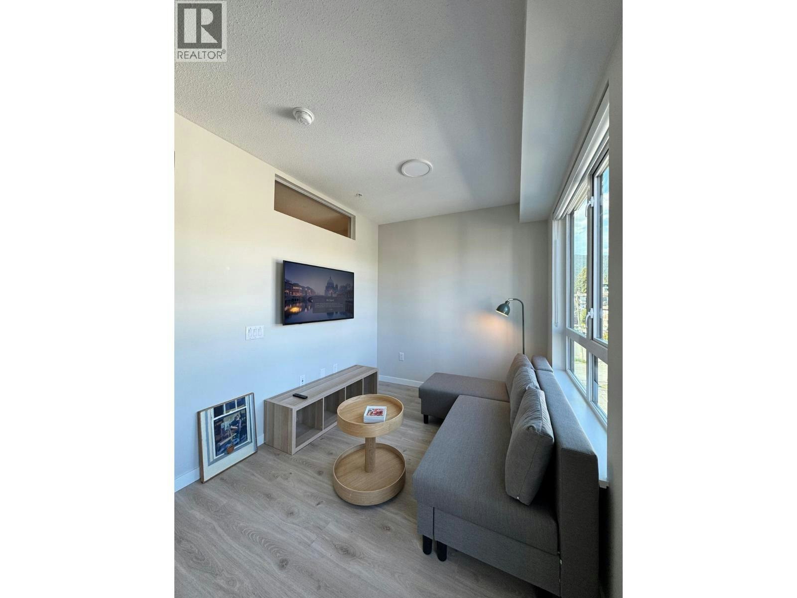 410-110 E 17th Street, North Vancouver, BC, V7L 0K4 - 4