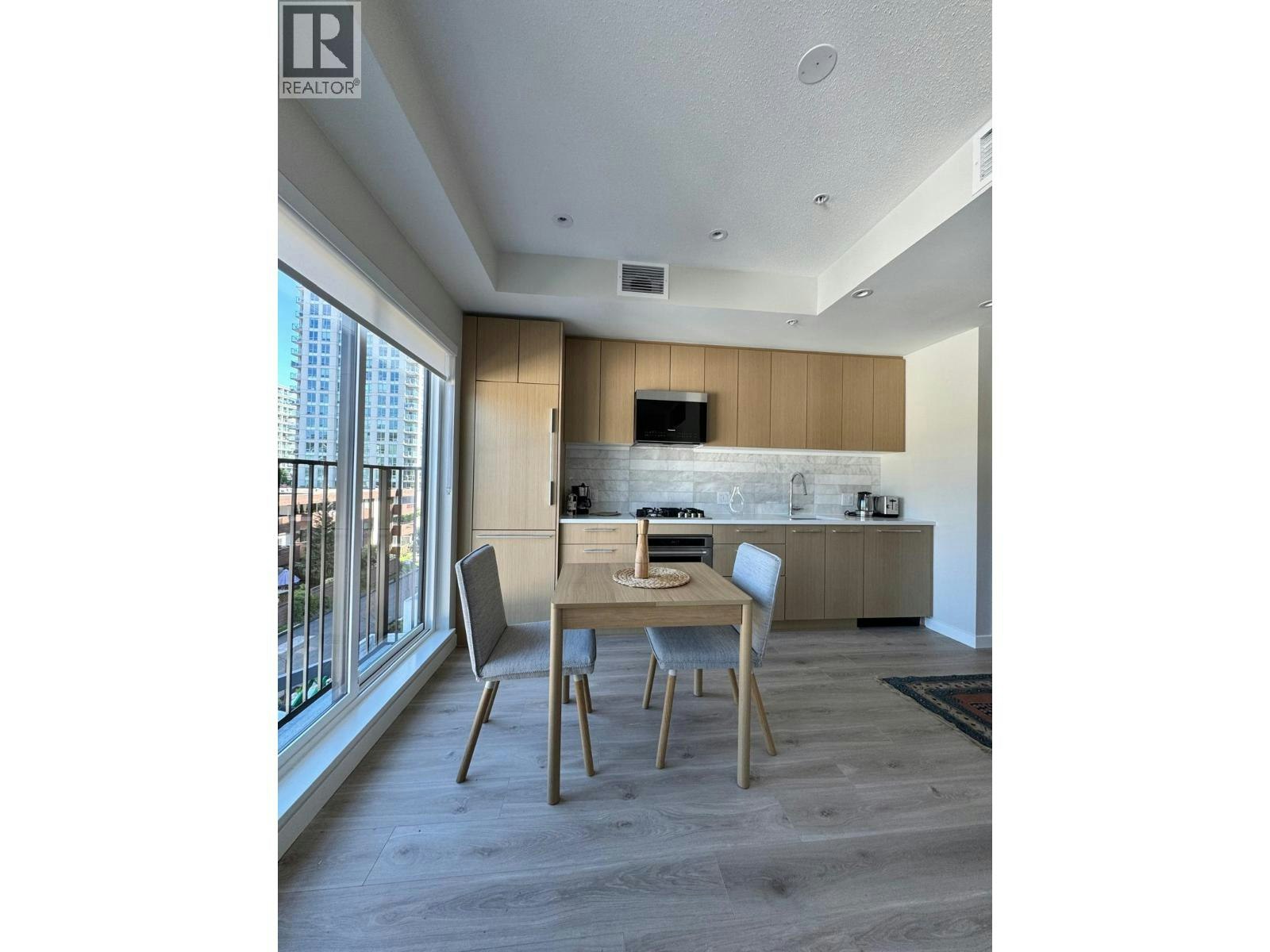 410-110 E 17th Street, North Vancouver, BC, V7L 0K4 - 2