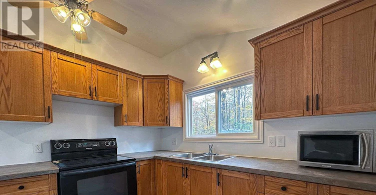 292 Edwina Drive, Galway-Cavendish and Harvey, ON, K0M 1A0 - 16