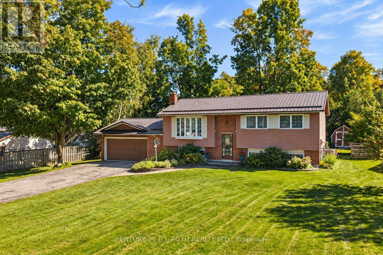 2067 Marchmont Road, Severn, ON, L3V 6H2