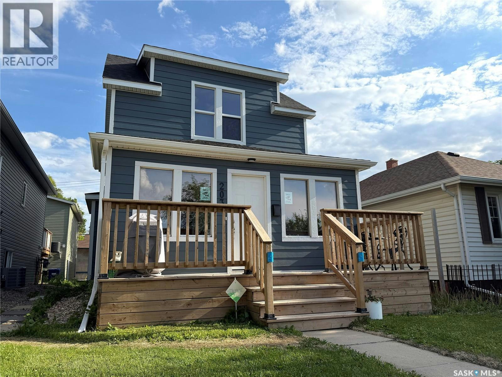 203 8th Street W, Saskatoon, SK, S7M 0B7