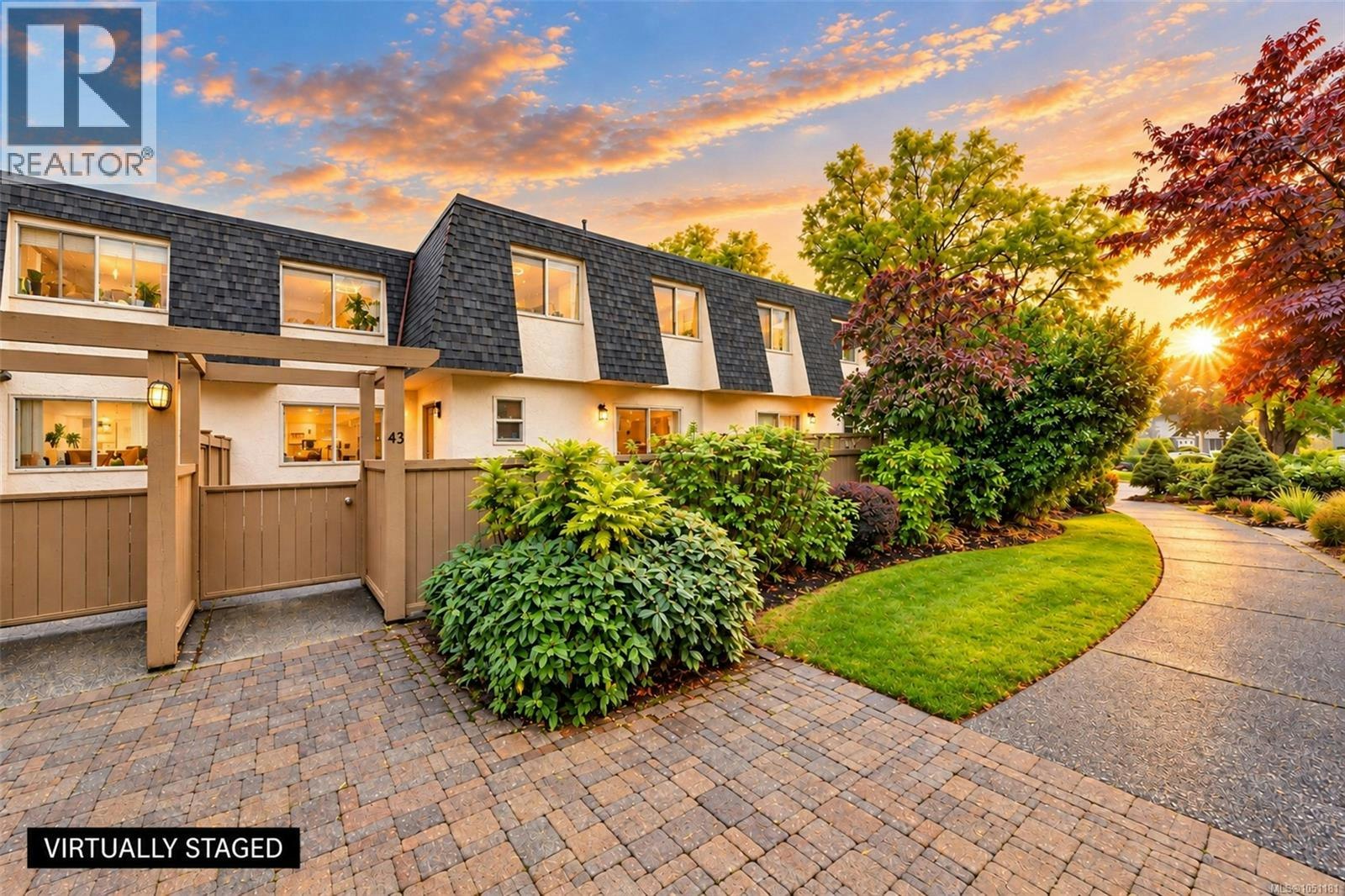 43-4061 Larchwood Drive, Saanich, BC, V8N 4P1