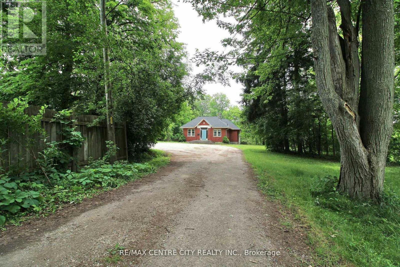 12 Chester Street, St. Thomas, ON, N5R 1T8