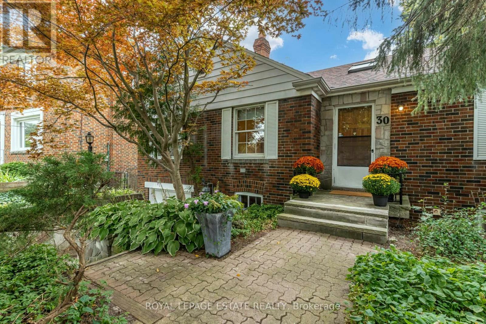 30 Barbara Crescent, Toronto, ON, M4C 3B2