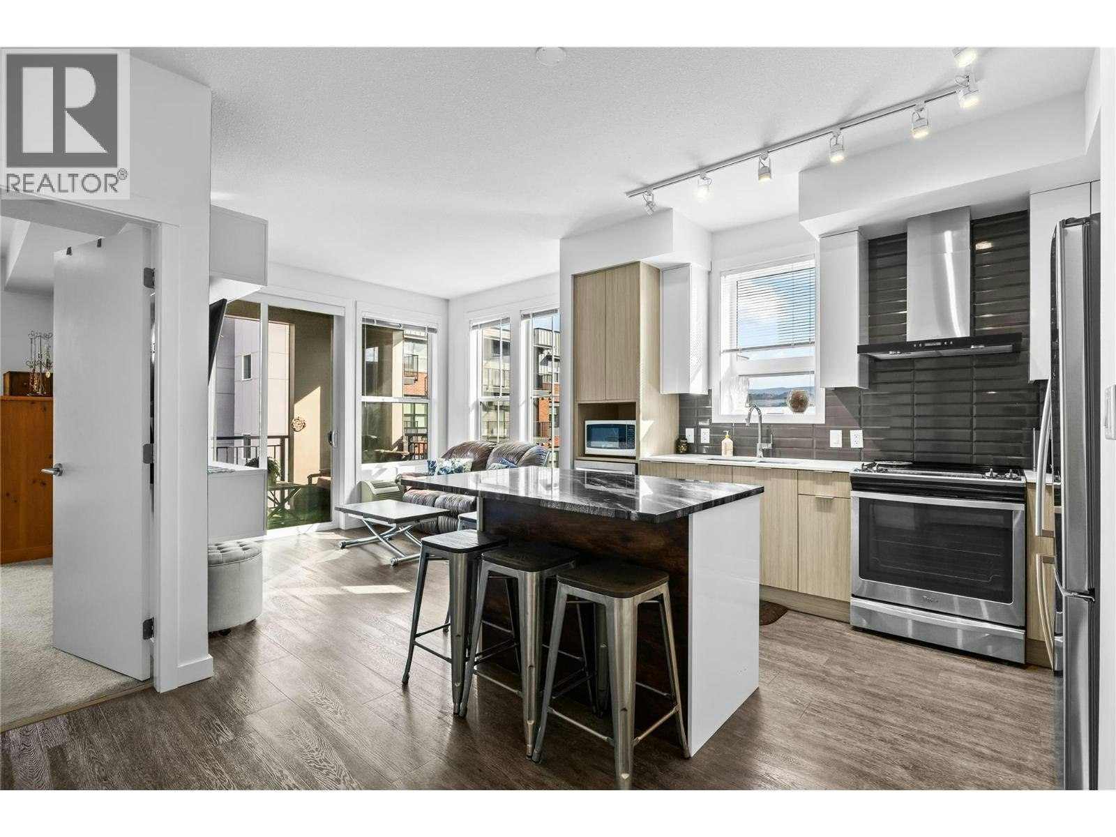 PH 18-1770 Richter Street, Kelowna, BC, V1Y 0E6 - 7
