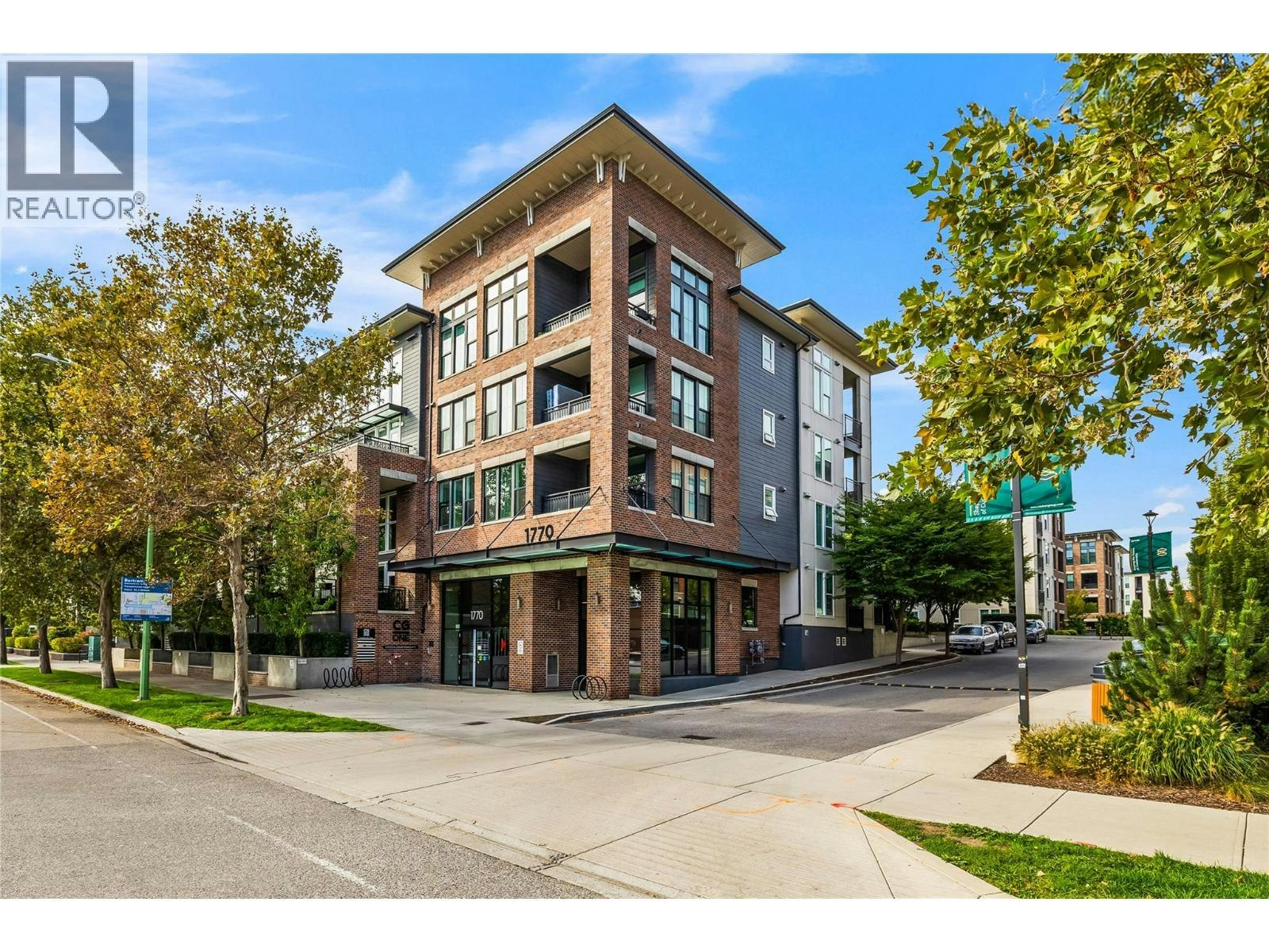 PH 18-1770 Richter Street, Kelowna, BC, V1Y 0E6