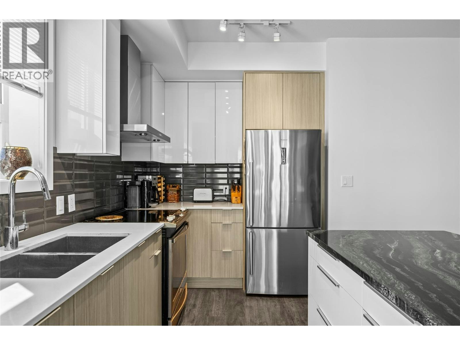 PH 18-1770 Richter Street, Kelowna, BC, V1Y 0E6 - 9