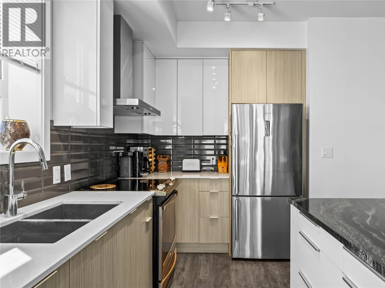 PH 18-1770 Richter Street, Kelowna, BC, V1Y 0E6 - 9