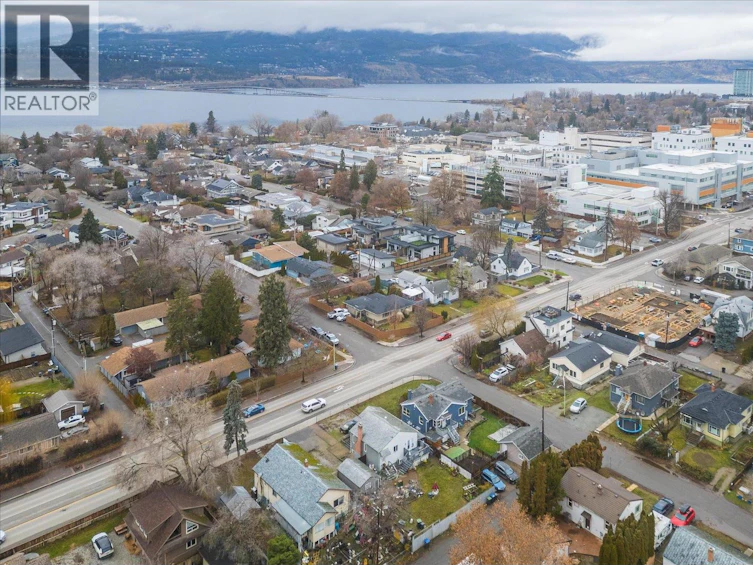 2405 Pandosy Street, Kelowna, BC, V1Y 1T7 - 11