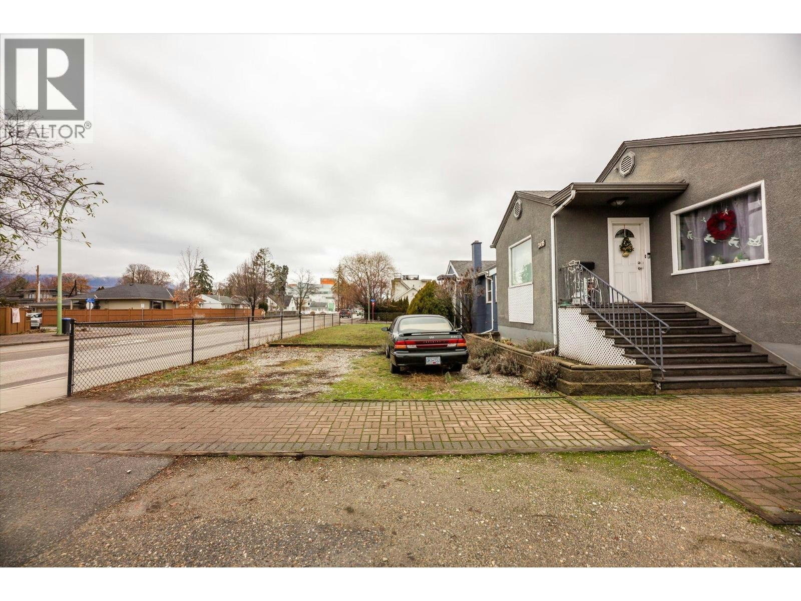 2405 Pandosy Street, Kelowna, BC, V1Y 1T7 - 20