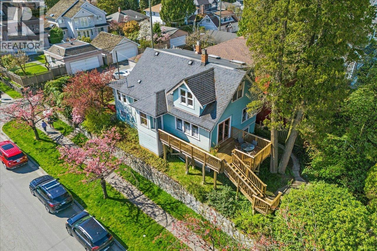 706 W 24th Avenue, Vancouver, BC, V5Z 2B8