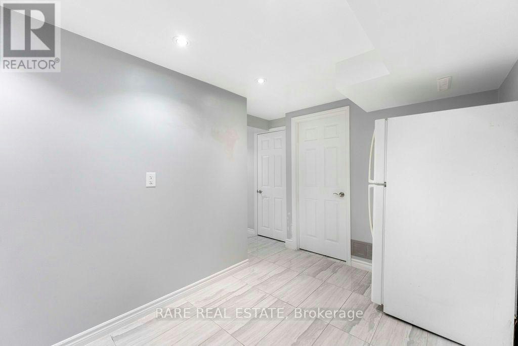 LOWER-733 Eaglemount Crescent, Mississauga, ON, L5C 1H2 - 11