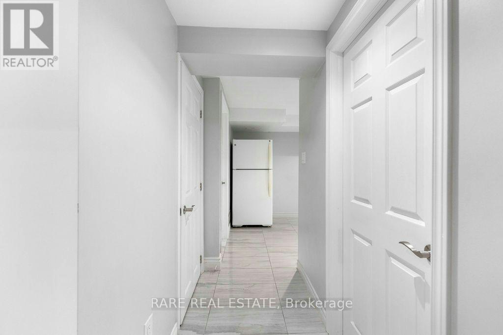 LOWER-733 Eaglemount Crescent, Mississauga, ON, L5C 1H2 5