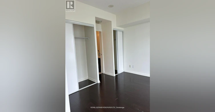 2016-105 The Queensway Street, Toronto, ON, M6S 5B5 - 11