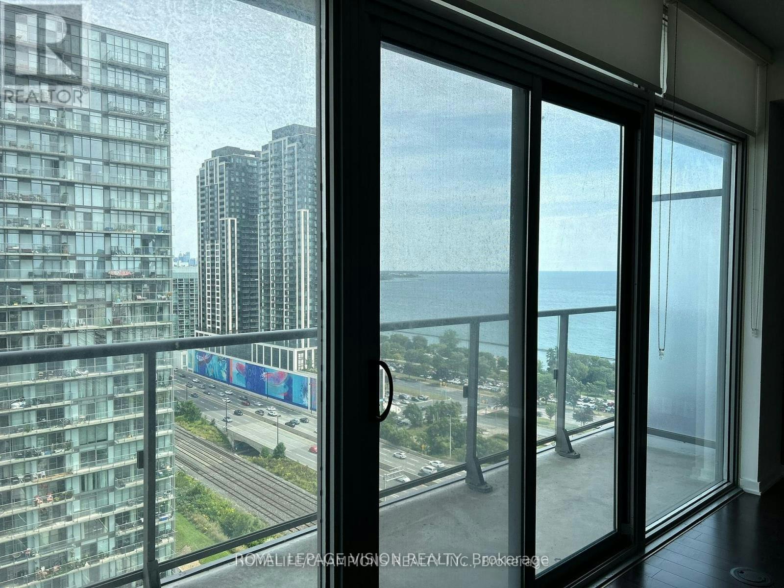 2016-105 The Queensway Street, Toronto, ON, M6S 5B5 - 9