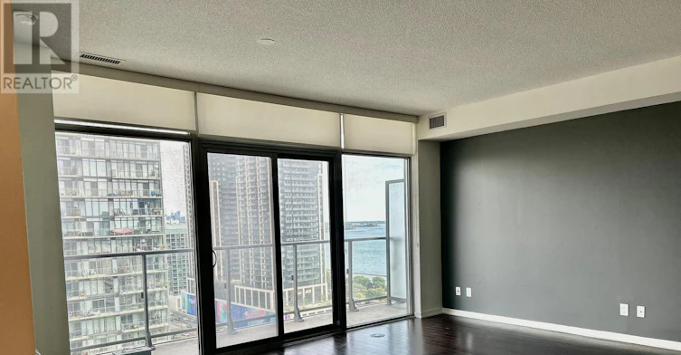 2016-105 The Queensway Street, Toronto, ON, M6S 5B5 - 8