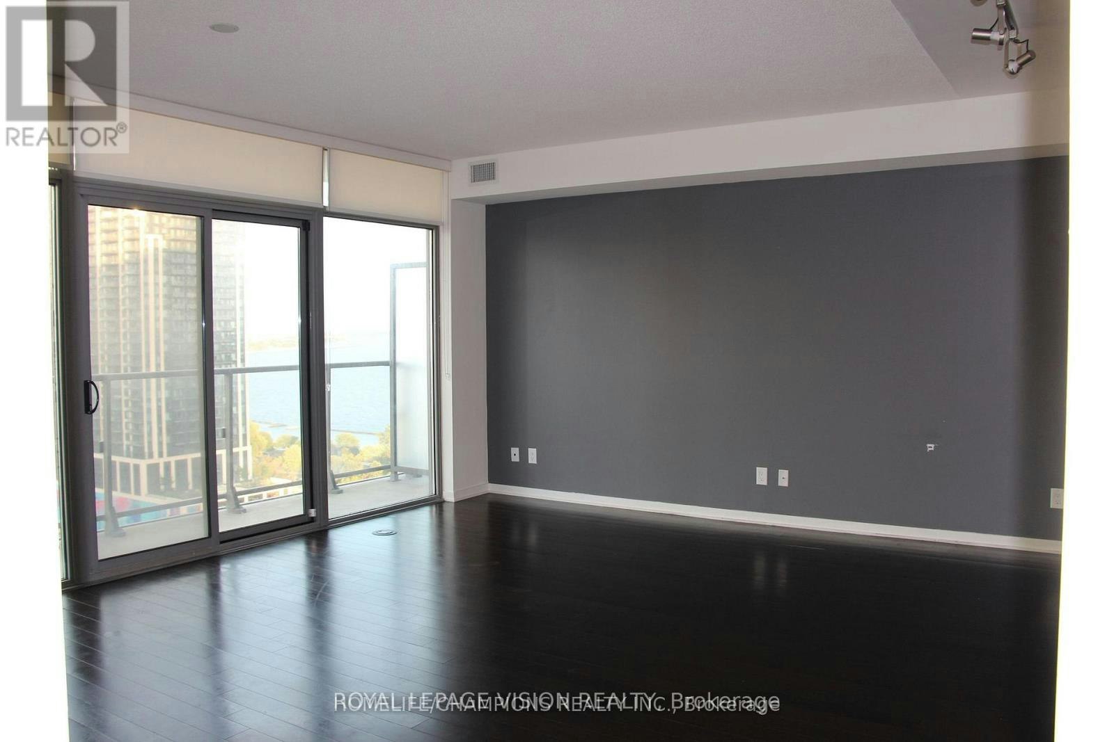 2016-105 The Queensway Street, Toronto, ON, M6S 5B5 - 13