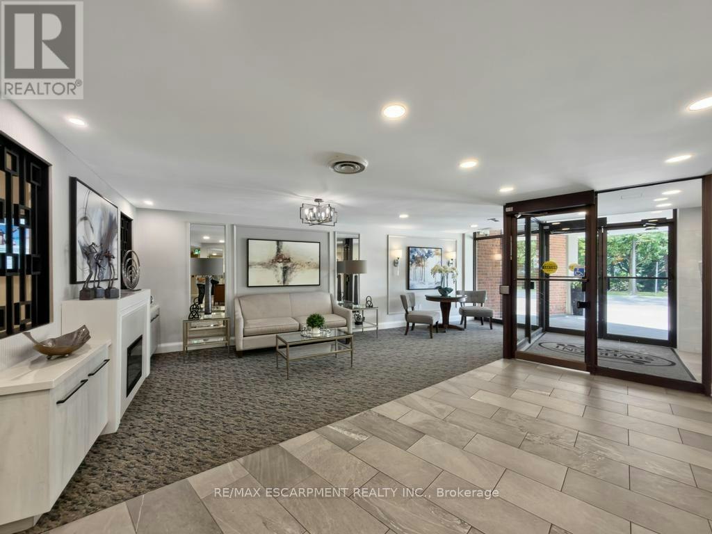 202-1230 Marlborough Court, Oakville, ON, L6H 3K6 - 4