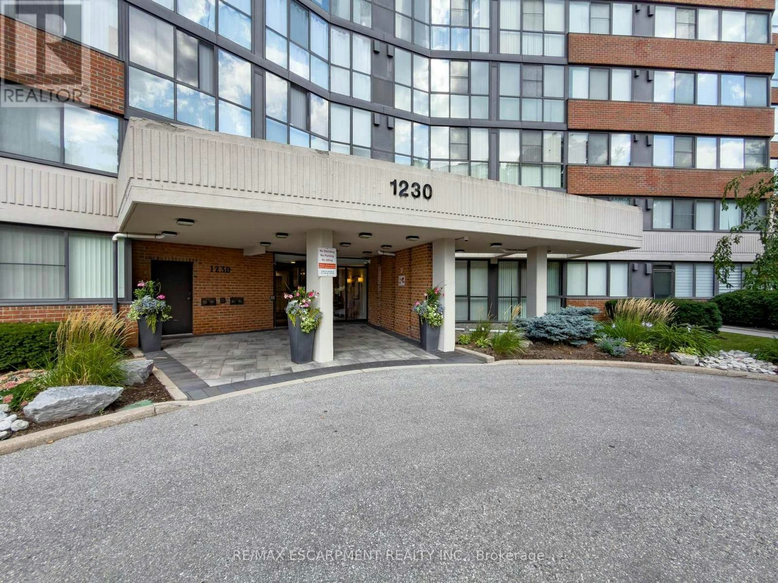 202-1230 Marlborough Court, Oakville, ON, L6H 3K6 - 3