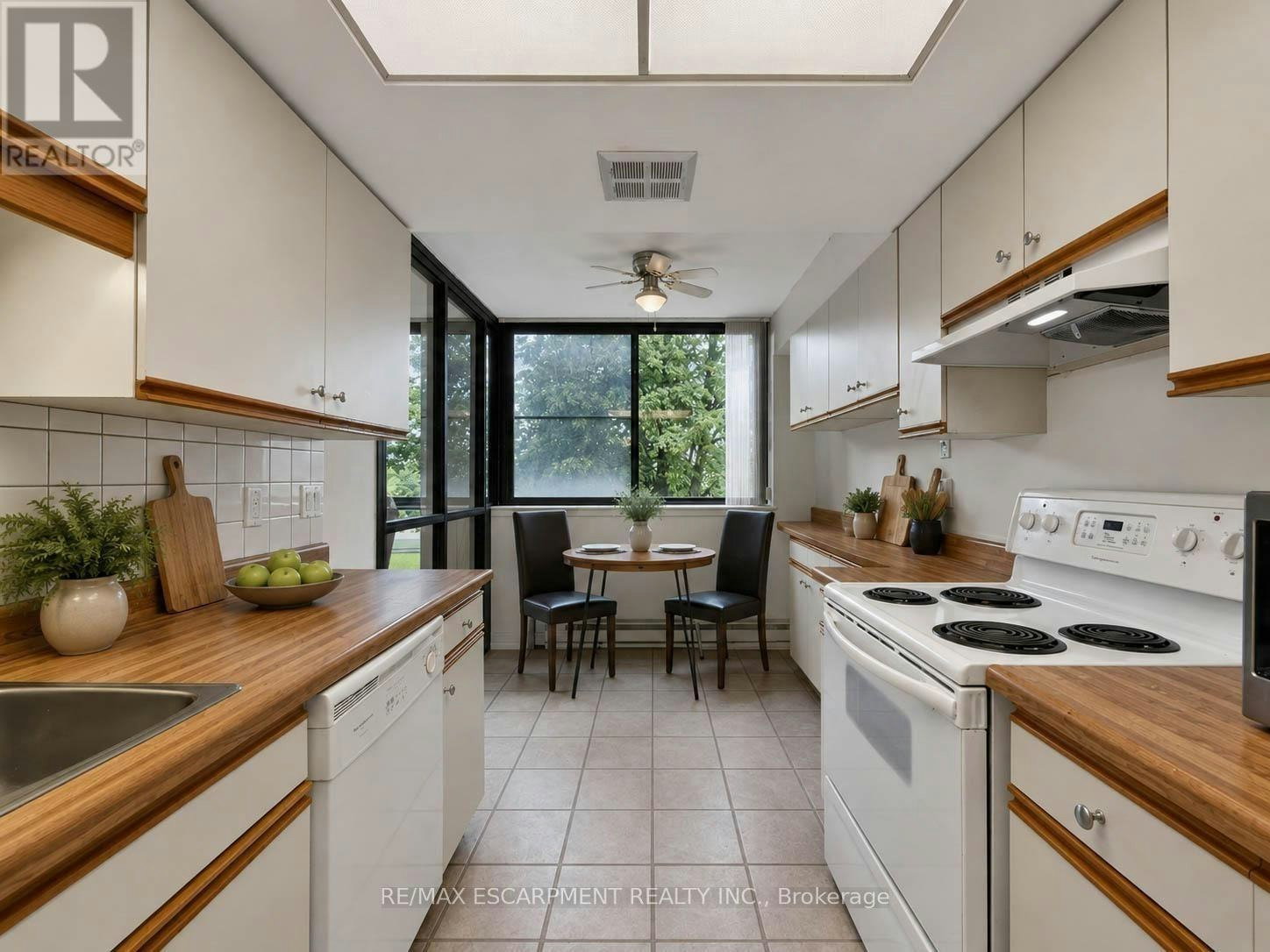 202-1230 Marlborough Court, Oakville, ON, L6H 3K6 - 13