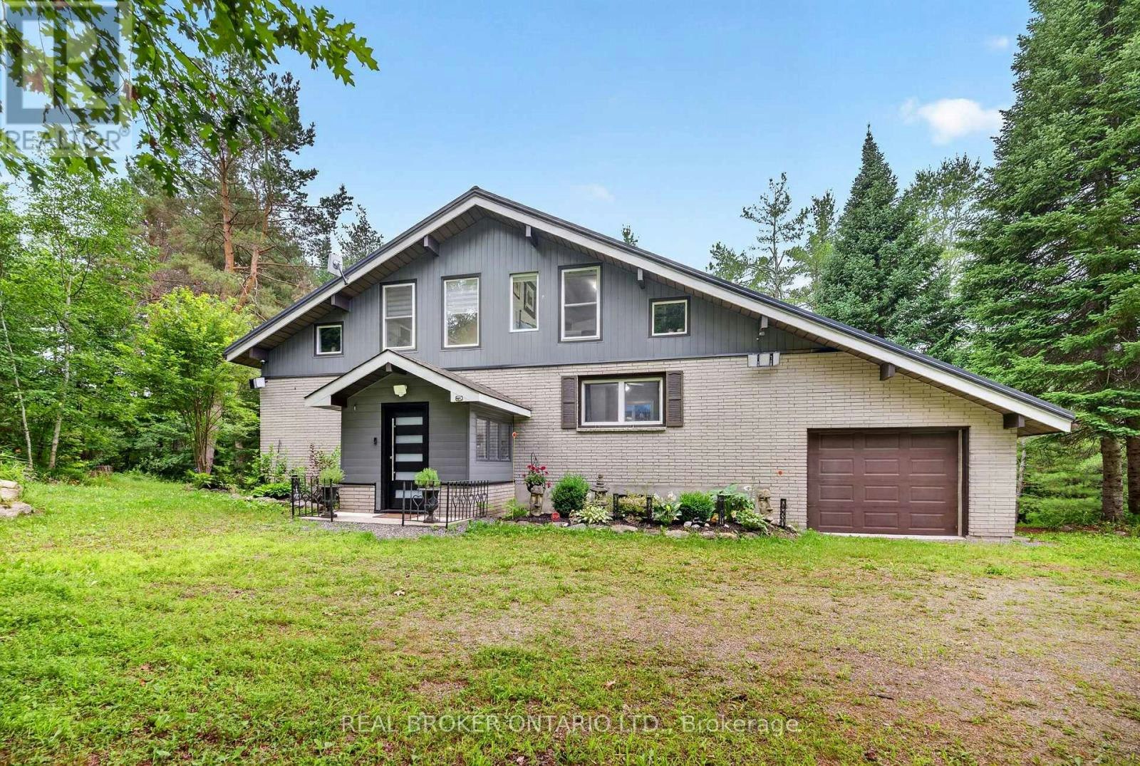 1018 Whites Road, Muskoka Lakes, ON, P0B 1J0