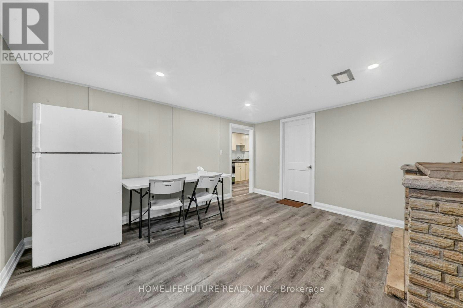 7 Cardill Crescent, Waterloo, ON, N2L 3Y7 - 7