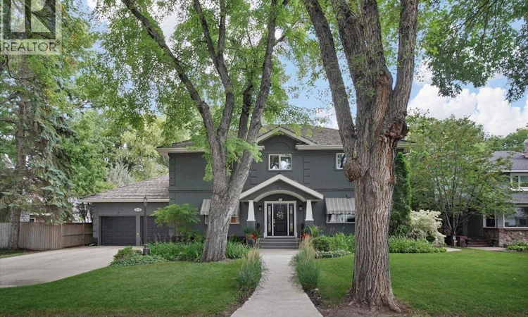 310 Saskatchewan Crescent W
