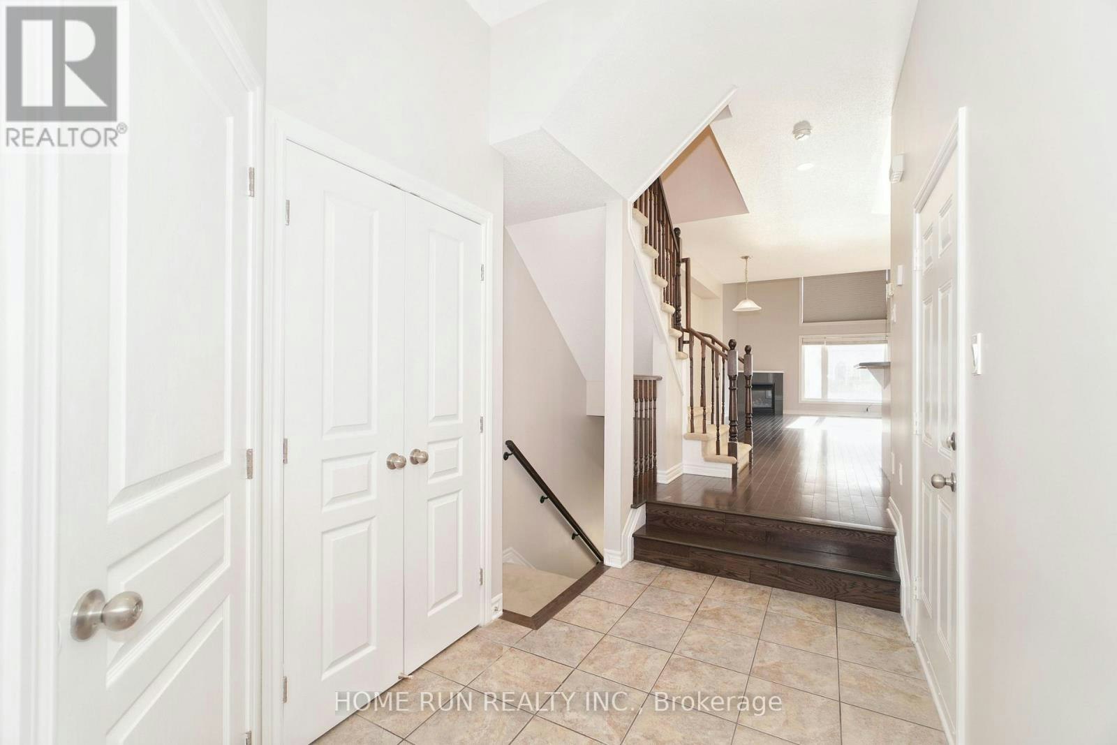 115 Watchhorn Grove, Ottawa, ON, K1V 2N3 - 2