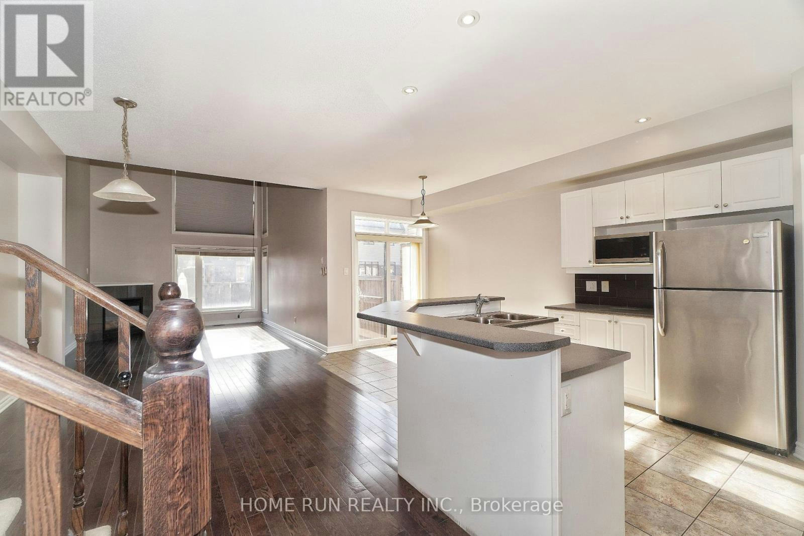115 Watchhorn Grove, Ottawa, ON, K1V 2N3 - 3